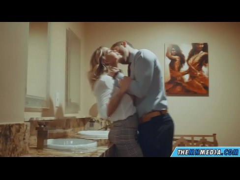 ❤️ Nalika pirang busty seduces anjeun dina restroom umum ❤❌ porno dina su.porno-flix.ru